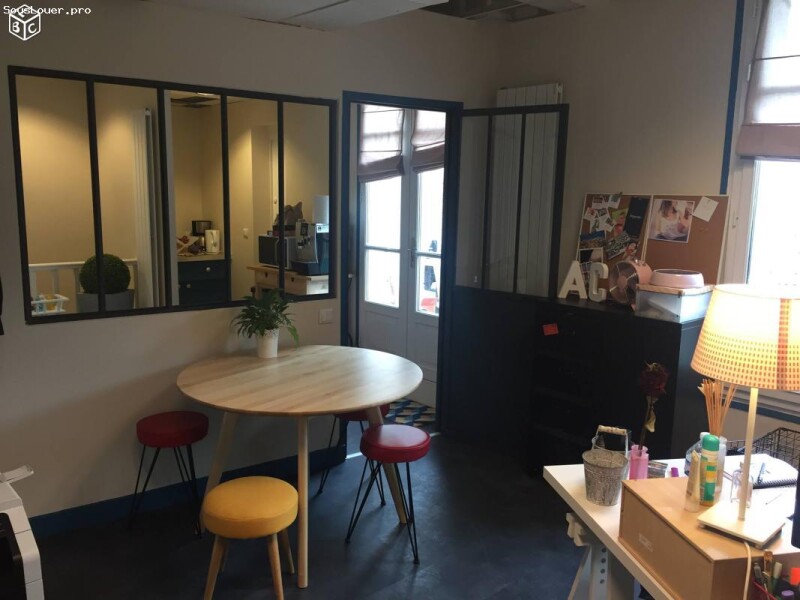 LOCATION DE POSTES DE TRAVAIL