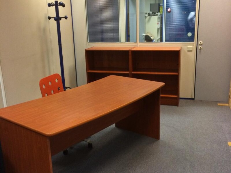 Plusieurs petits bureaux a sous louer sur plateau, idéal pour startups