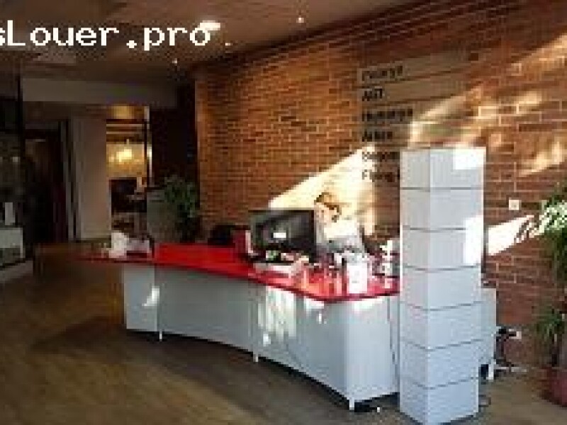 Sous location Bureaux privés 14 et 53 m2 multiservice à 2 pas de la Défense